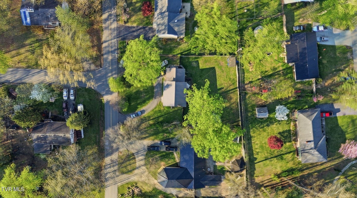 Photo #32: 209 Haynes Boulevard