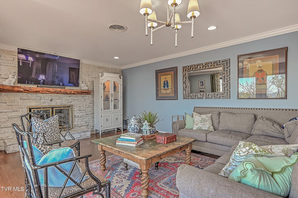 Photo #38: 117 Skyline Drive