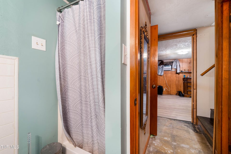 Photo #43: 533 Bellvue Avenue