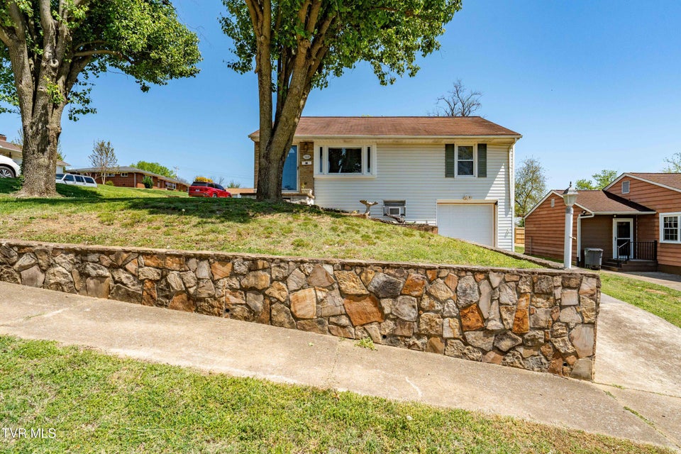 Photo #3: 533 Bellvue Avenue