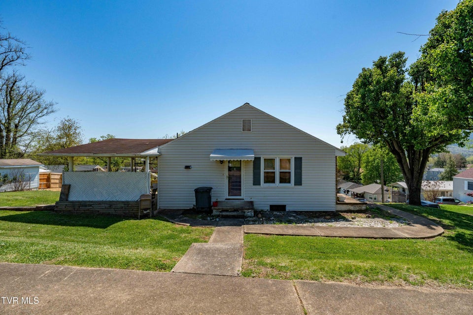 Photo #7: 533 Bellvue Avenue