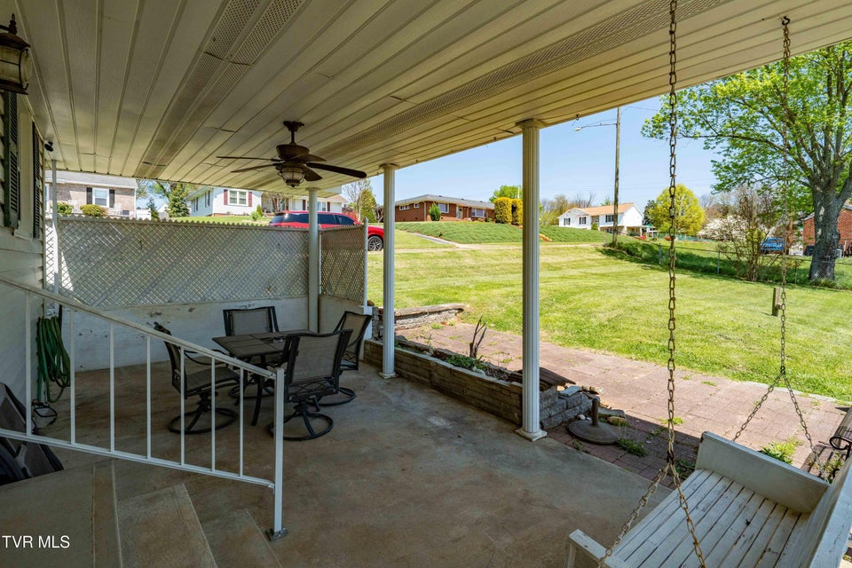 Photo #13: 533 Bellvue Avenue