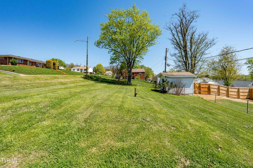 Photo #15: 533 Bellvue Avenue