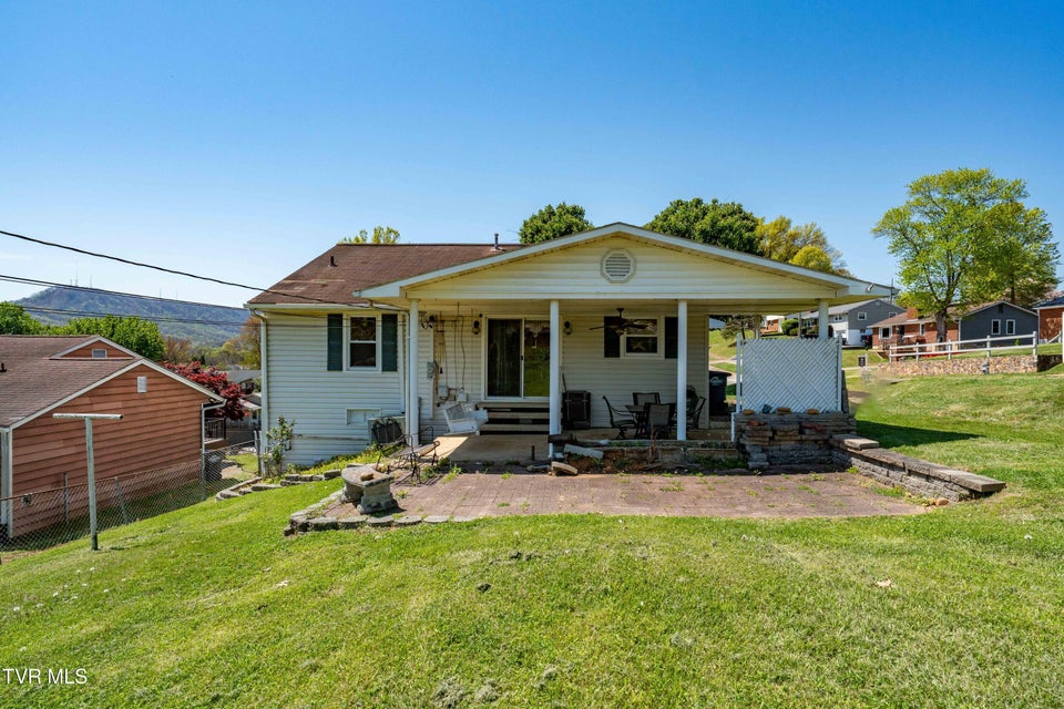 Photo #18: 533 Bellvue Avenue