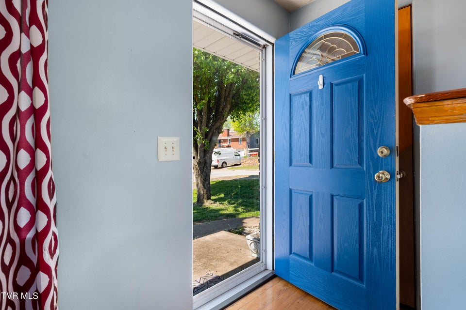 Photo #24: 533 Bellvue Avenue