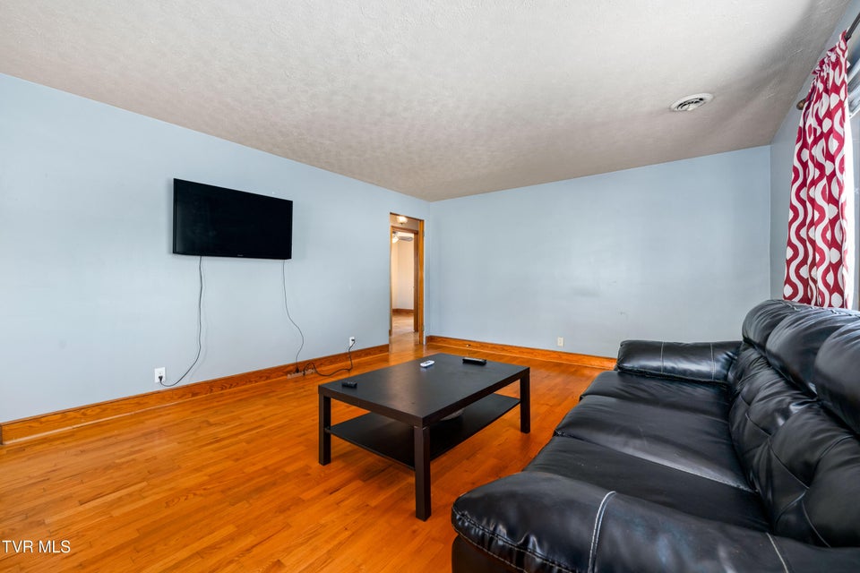 Photo #25: 533 Bellvue Avenue