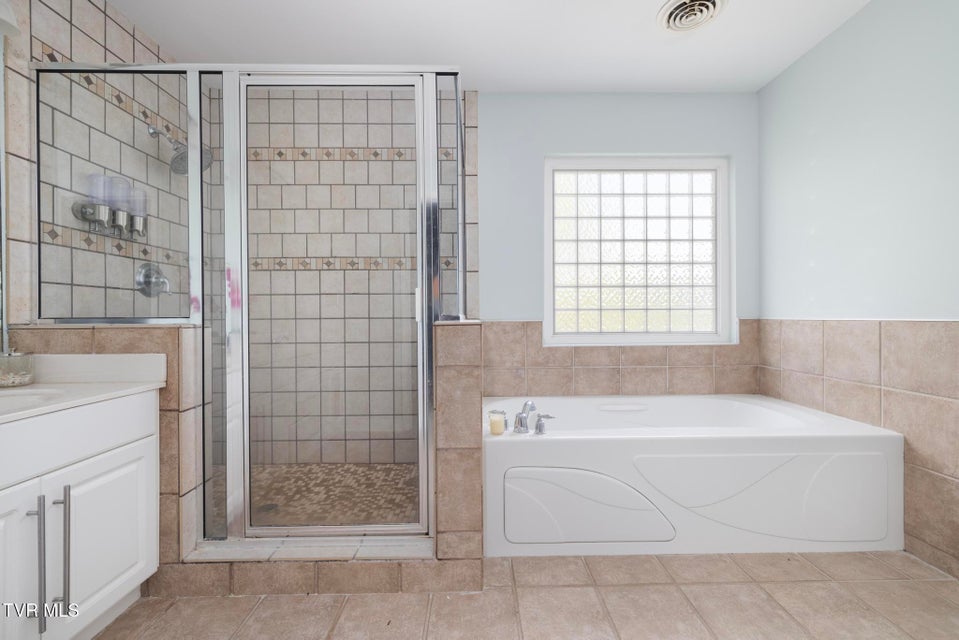 Photo #27: 102 Ridgeview Meadows Drive