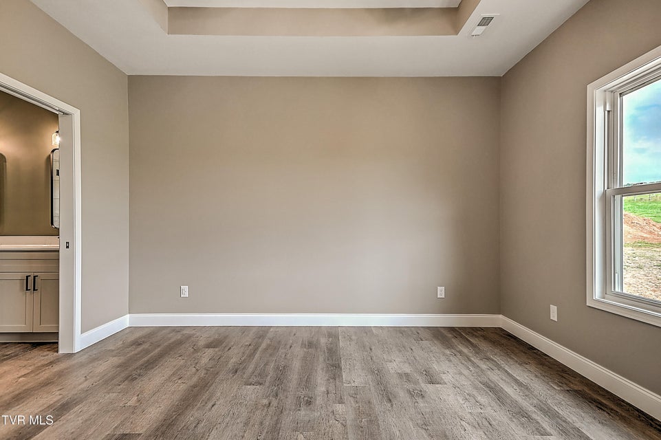 Photo #23: 265 Red Tail Ridge