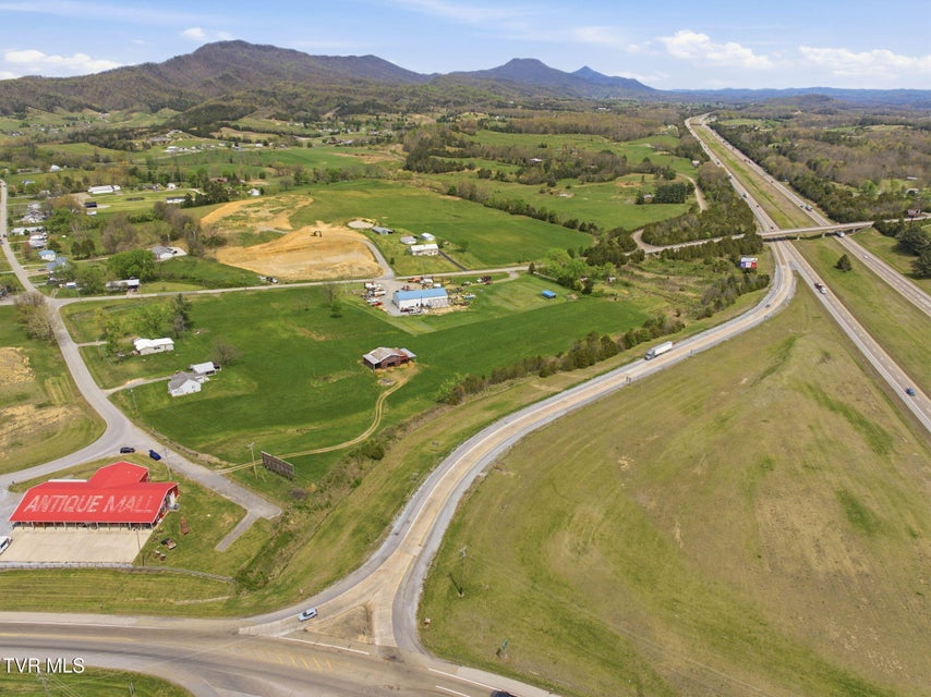 Photo #7: 90 Bailey Street