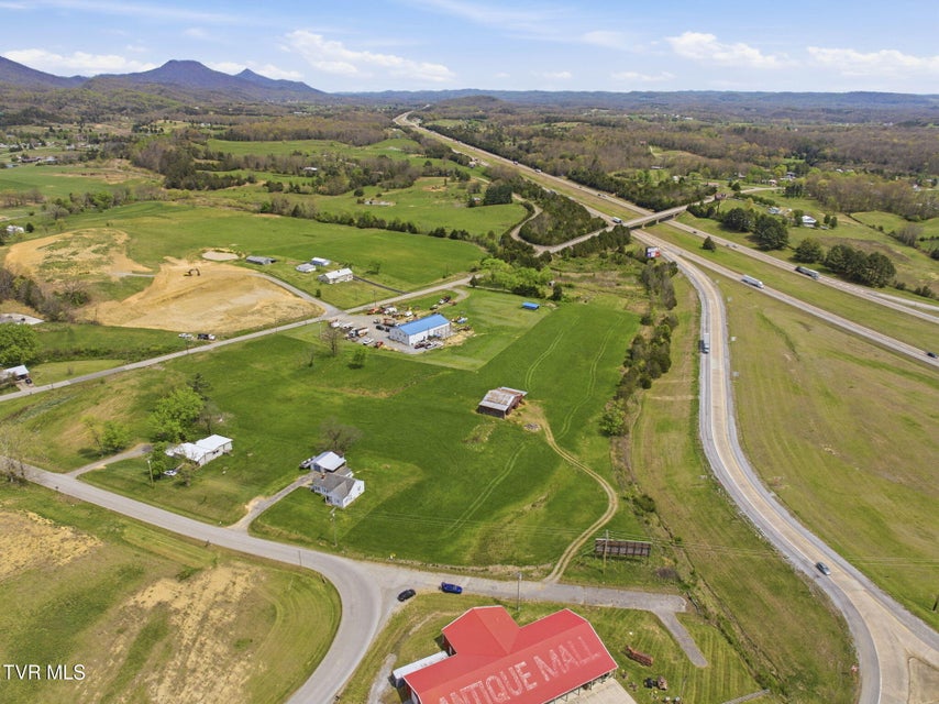 Photo #3: 90 Bailey Street