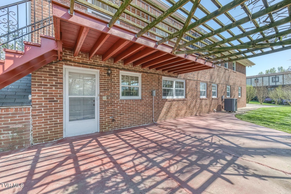 Photo #50: 908 Meadow Lane