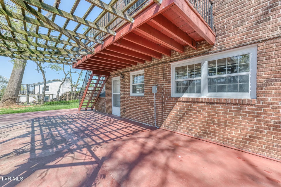 Photo #51: 908 Meadow Lane