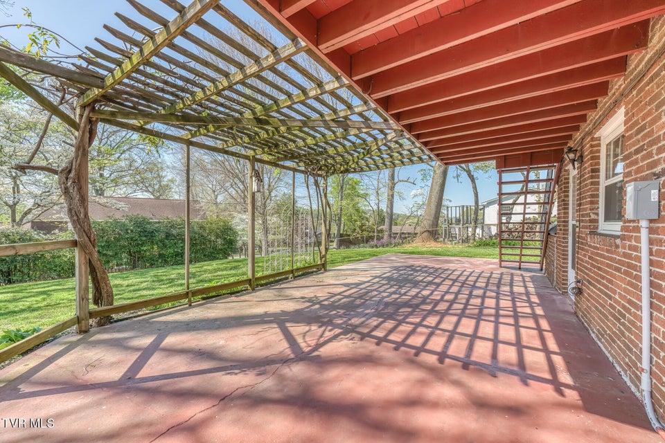 Photo #52: 908 Meadow Lane