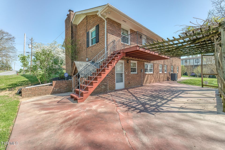 Photo #58: 908 Meadow Lane