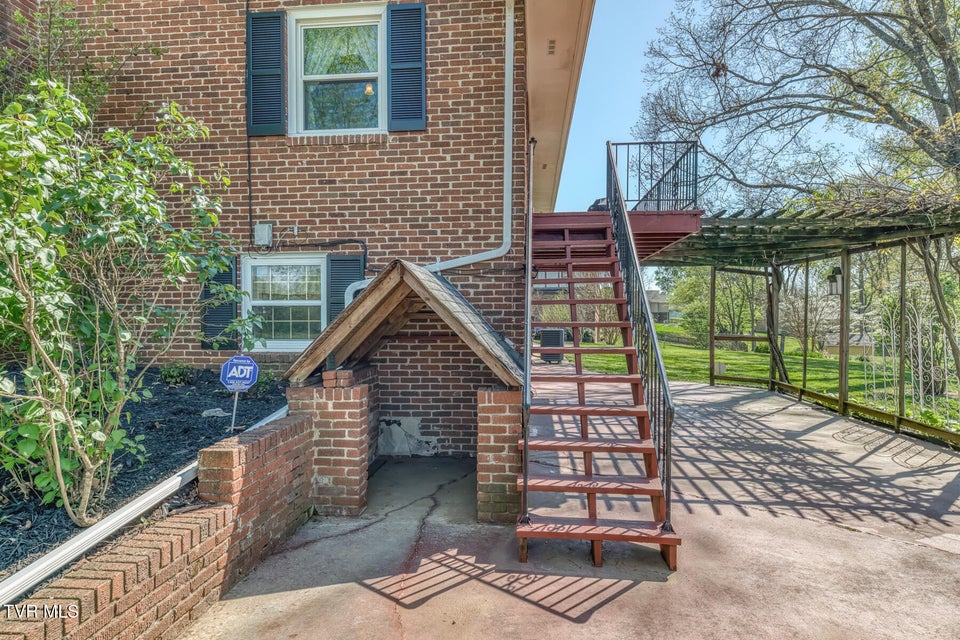 Photo #57: 908 Meadow Lane