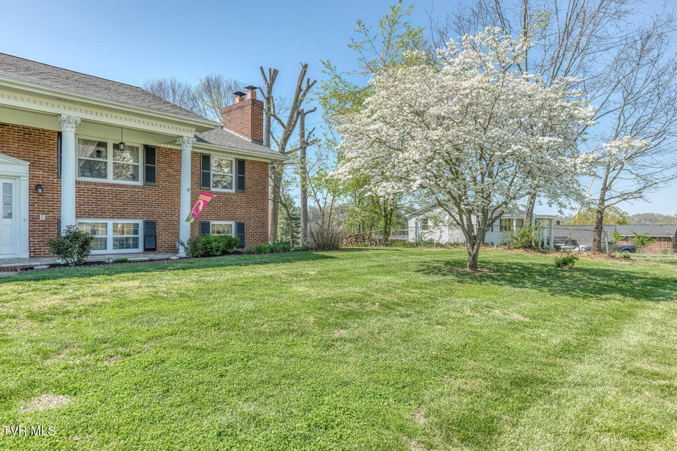 Photo #5: 908 Meadow Lane