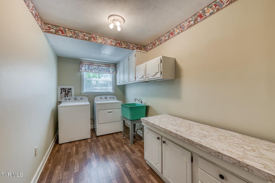 Photo #45: 908 Meadow Lane