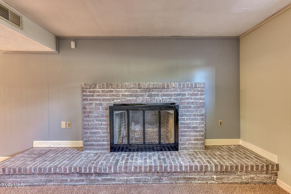 Photo #36: 908 Meadow Lane