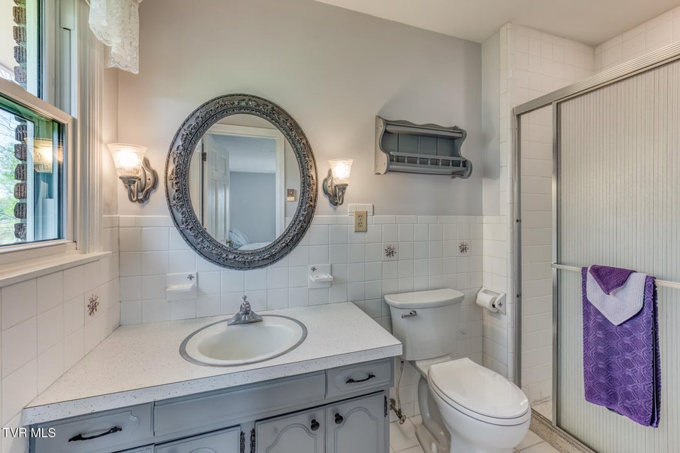 Photo #27: 908 Meadow Lane