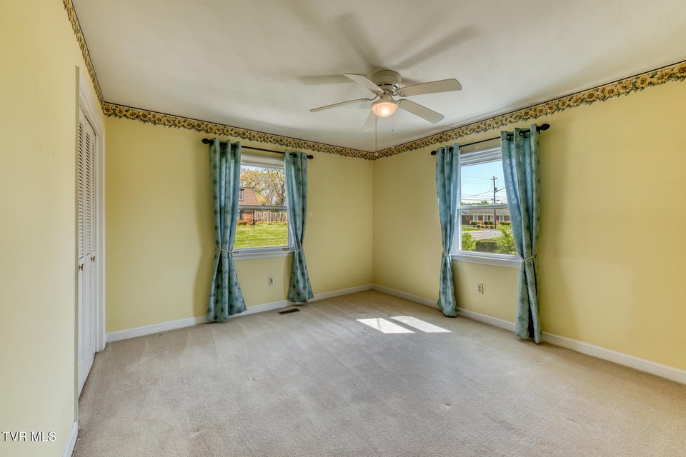 Photo #30: 908 Meadow Lane