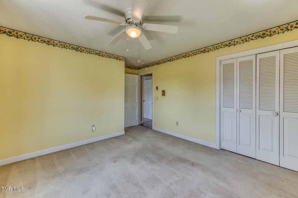 Photo #31: 908 Meadow Lane