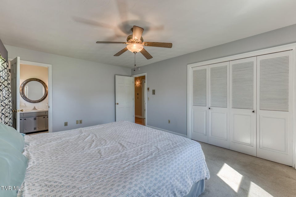 Photo #26: 908 Meadow Lane