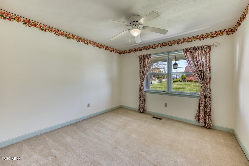 Photo #28: 908 Meadow Lane