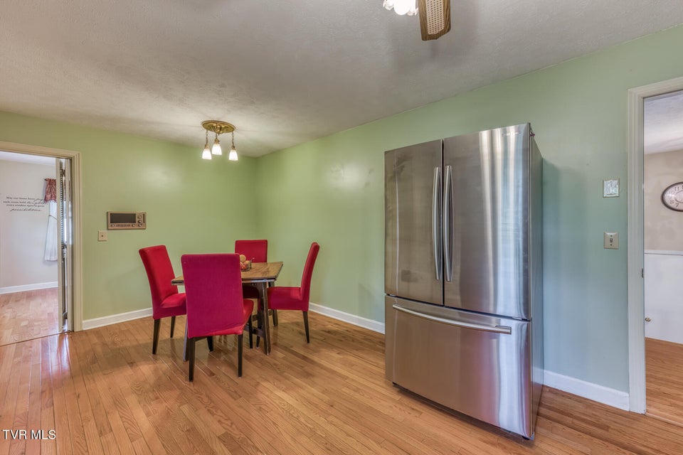 Photo #22: 908 Meadow Lane