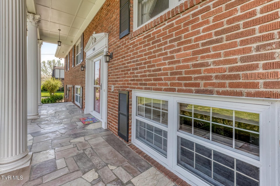 Photo #10: 908 Meadow Lane