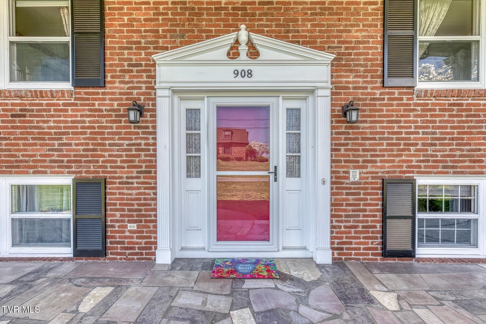 Photo #11: 908 Meadow Lane