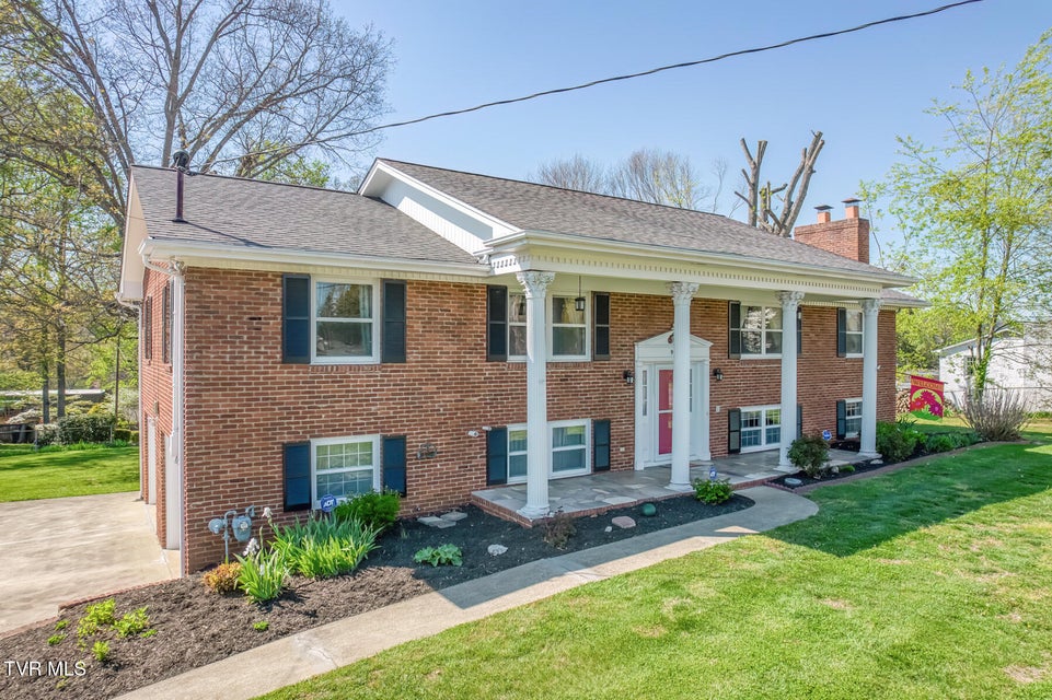 Photo #2: 908 Meadow Lane