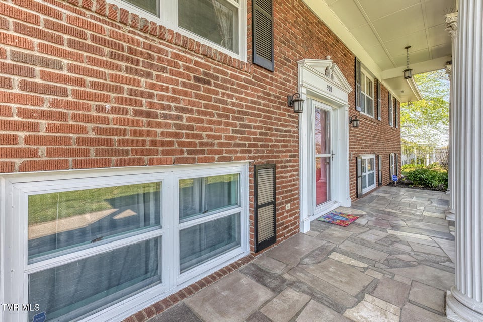 Photo #9: 908 Meadow Lane