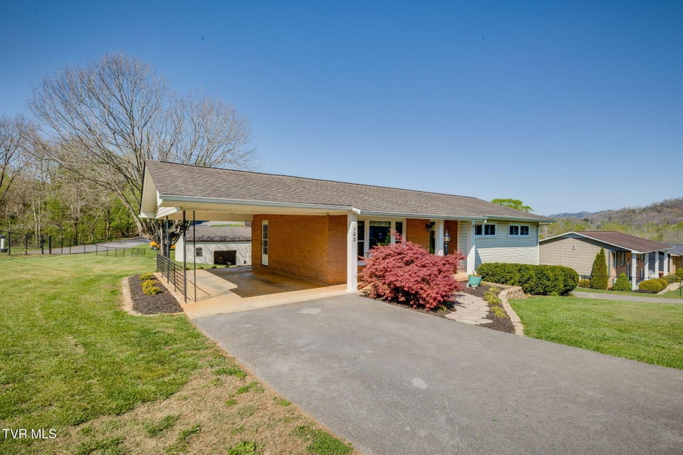 Photo #2: 103 Cannon Street