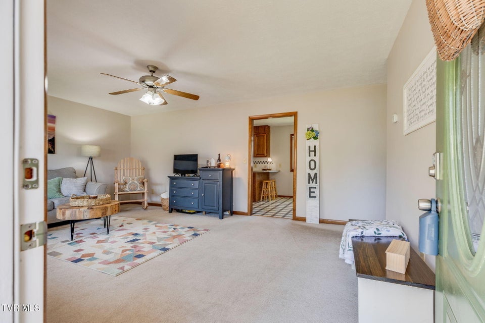 Photo #4: 103 Cannon Street