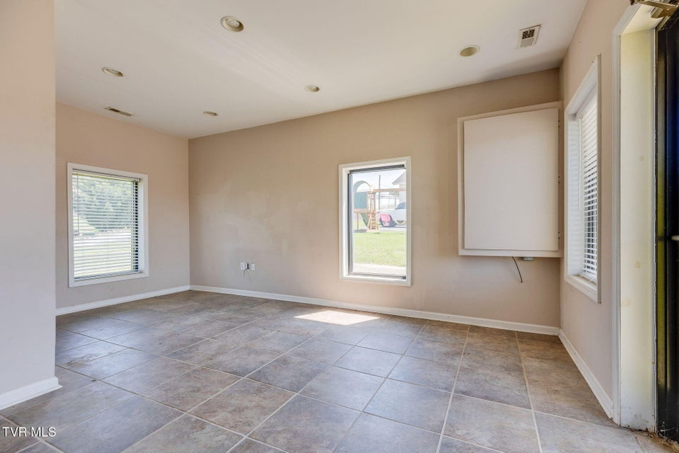 Photo #3: 116 Massengill Avenue