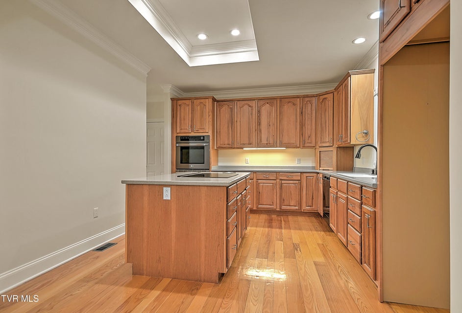 Photo #9: 1320 Suntree Road