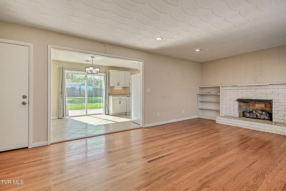 Photo #7: 115 Edgefield Road