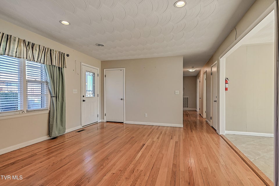 Photo #8: 115 Edgefield Road