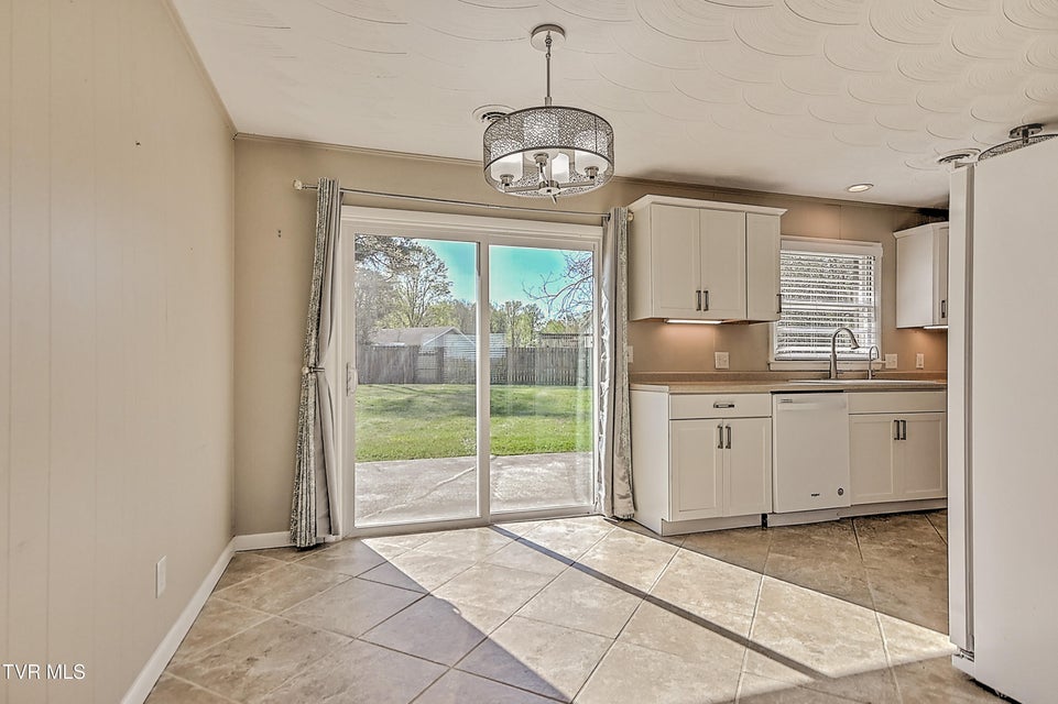 Photo #6: 115 Edgefield Road