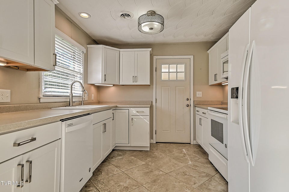 Photo #2: 115 Edgefield Road