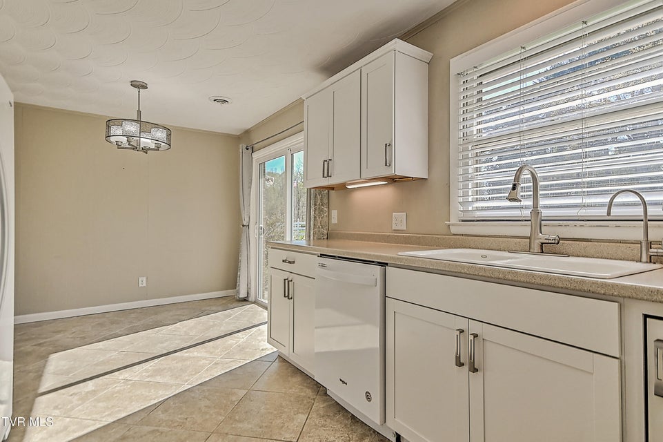 Photo #5: 115 Edgefield Road