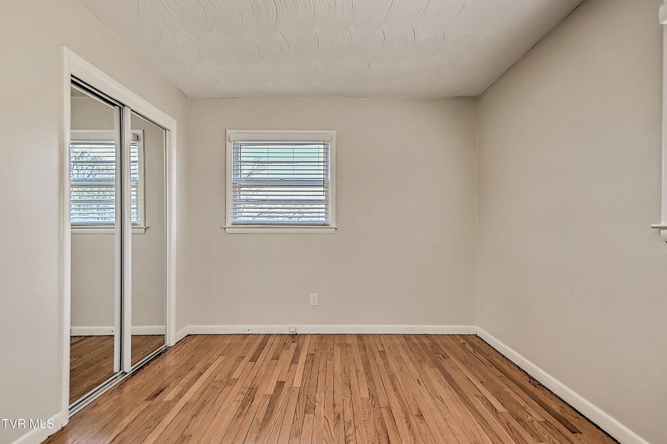 Photo #15: 115 Edgefield Road