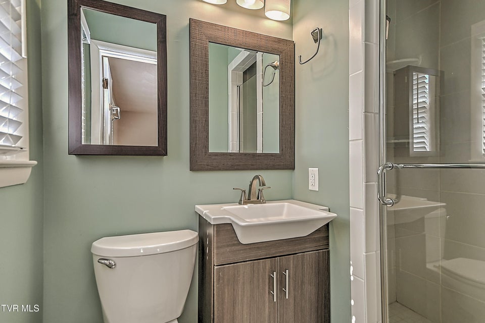 Photo #17: 115 Edgefield Road