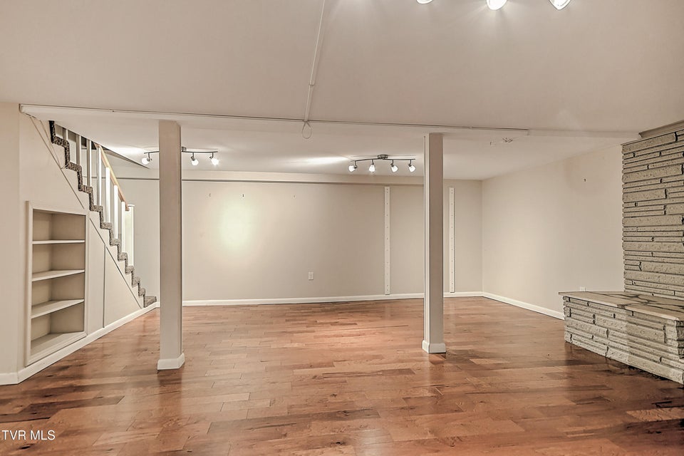 Photo #23: 115 Edgefield Road