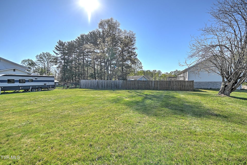 Photo #28: 115 Edgefield Road