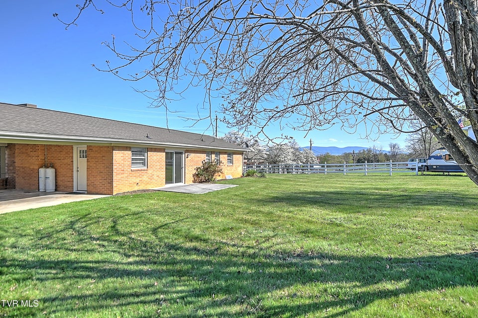 Photo #31: 115 Edgefield Road