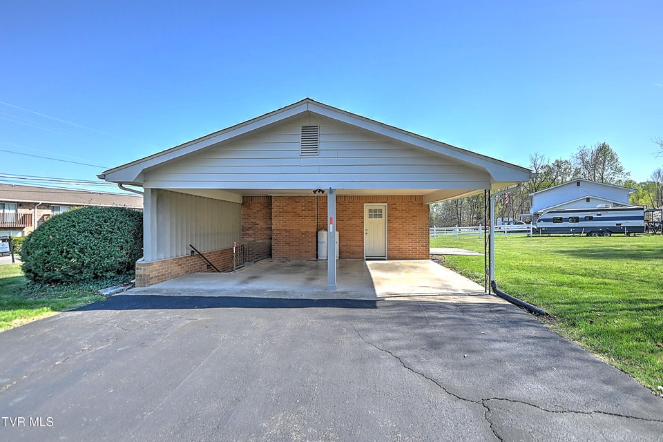 Photo #33: 115 Edgefield Road