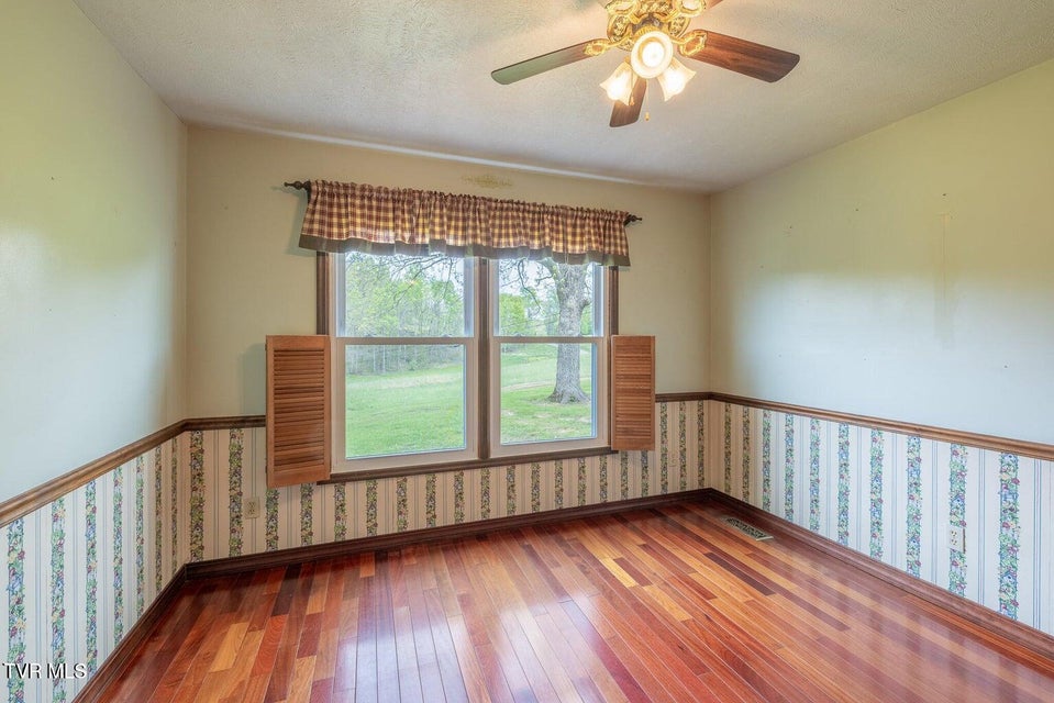 Photo #11: 207 Pleasant View Road