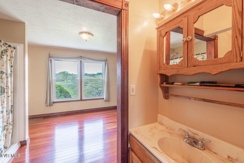 Photo #15: 207 Pleasant View Road