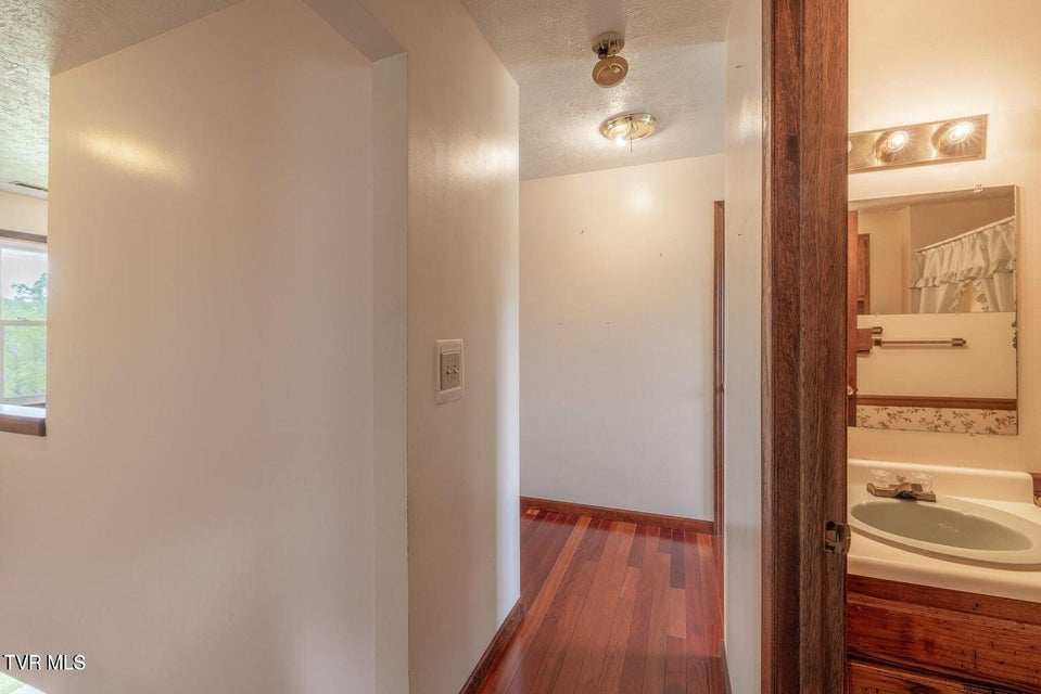 Photo #24: 207 Pleasant View Road